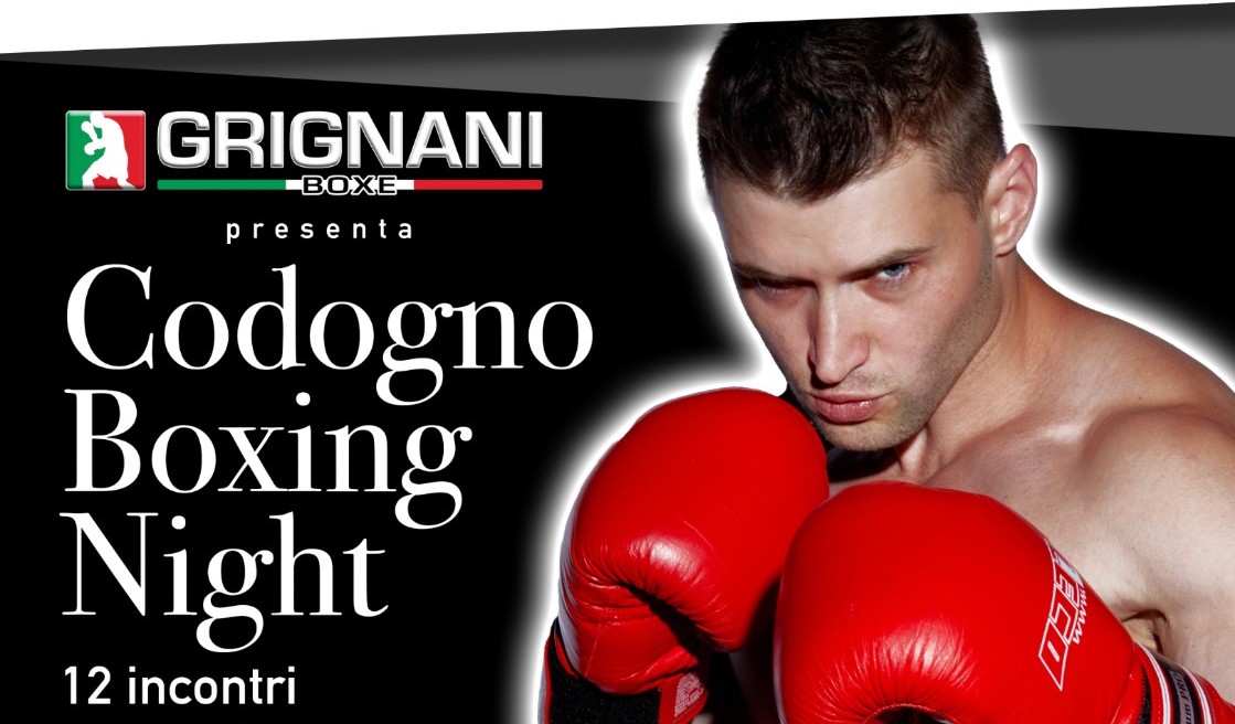 Ritaglio immagine Pugile in posizione da combattimento con a margine informazioni boxing night
